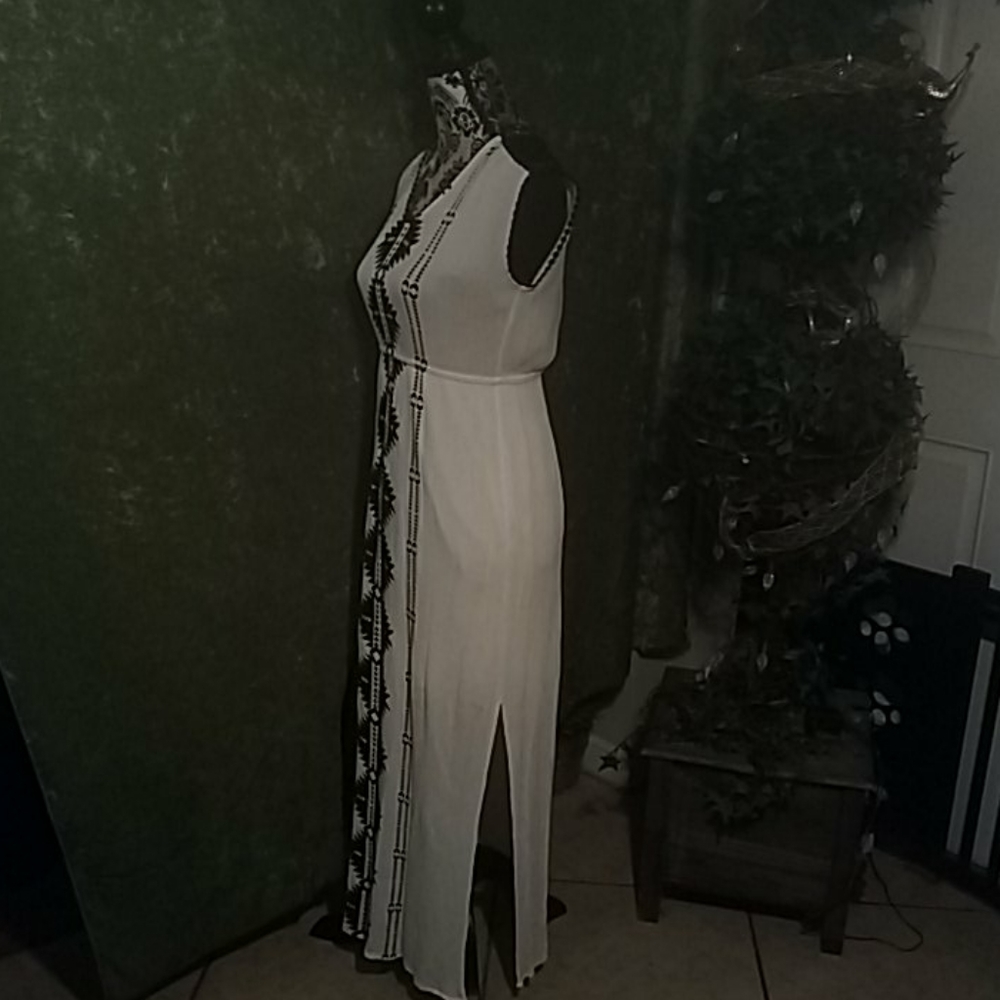 Dress - Picture 2 of 2